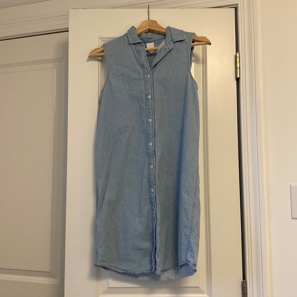 Short denim sleeveless dress